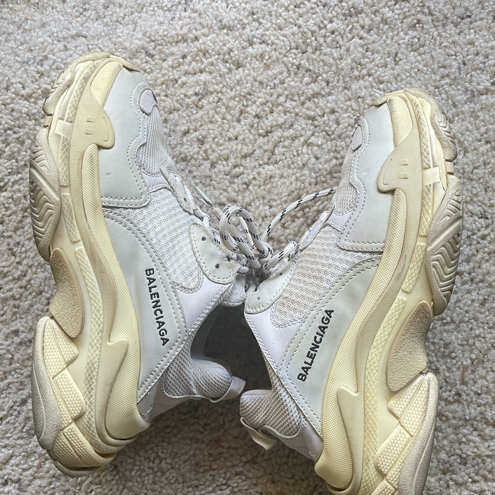 Balenciaga
Triple S sneakers